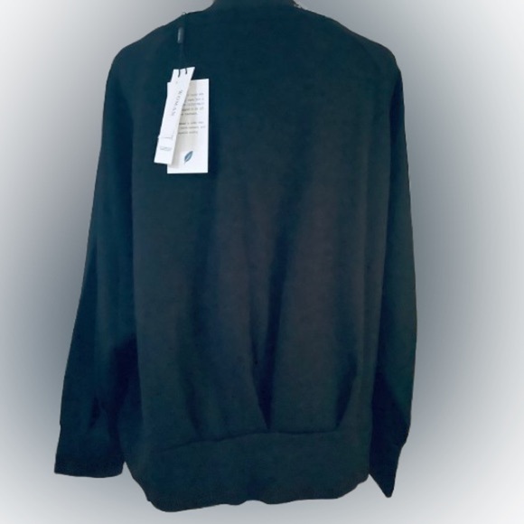 T Tahari Brand new Plus Size Elegant Black Crew Neck Sweater - Picture 7 of 11